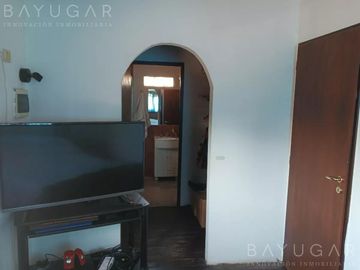 Venta / Casa Amoblada con Pileta / Permuta / Apto Crédito / De Vicenzo Grande