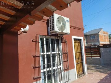 Venta / Casa Amoblada con Pileta / Permuta / Apto Crédito / De Vicenzo Grande