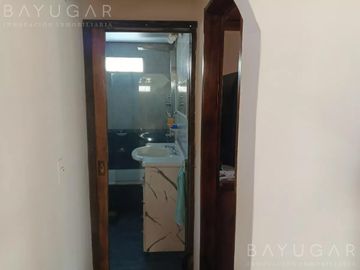 Venta / Casa Amoblada con Pileta / Permuta / Apto Crédito / De Vicenzo Grande