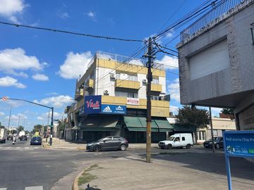 Venta casa en primer piso   quincho completo con pileta en terraza APTO CRÉDITO en zona Sur