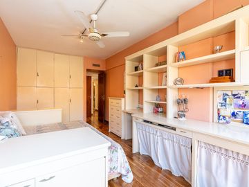 Departamento de 3 dormitorios a la venta en San Luis 433.