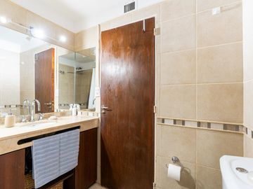 Departamento de 3 dormitorios a la venta en San Luis 433.