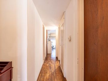 Departamento de 3 dormitorios a la venta en San Luis 433.