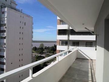Departamento dos dormitorios cochera baulera  terraza Centro ROSARIO