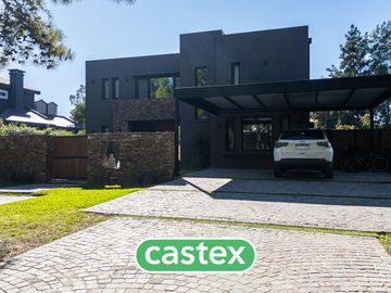 Casa en  venta con renta en Pilar Privado