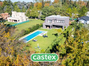 Casa en  venta con renta en Pilar Privado