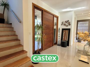 Casa en  venta con renta en Pilar Privado