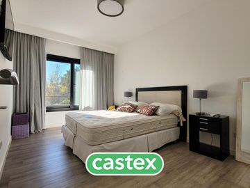Casa en  venta con renta en Pilar Privado