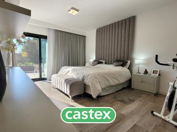 Casa en  venta con renta en Pilar Privado