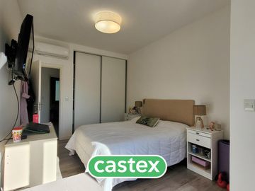Casa en  venta con renta en Pilar Privado