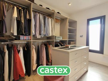 Casa en  venta con renta en Pilar Privado