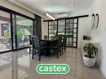 Casa en  venta con renta en Pilar Privado