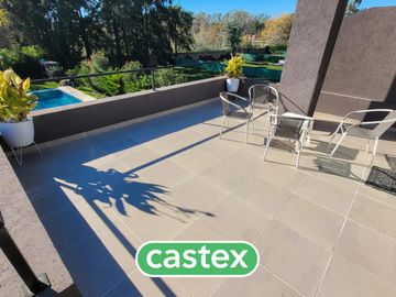 Casa en  venta con renta en Pilar Privado