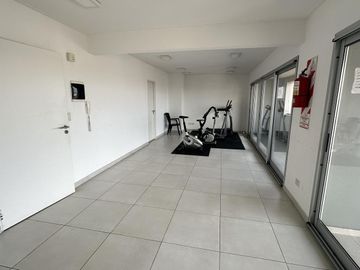 Departamento en Lomas de Zamora, 3 ambientes con balcon terraza, baulera y cochera!