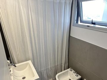 Departamento en Lomas de Zamora, 3 ambientes con balcon terraza, baulera y cochera!