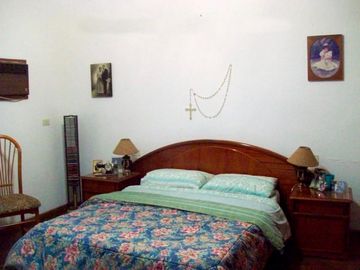 Casa en venta - 2 Dormitorios 2 Baños - Cochera - 200Mts2 - Lanús