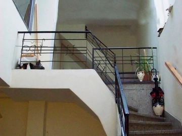 Casa en venta - 2 Dormitorios 2 Baños - Cochera - 200Mts2 - Lanús