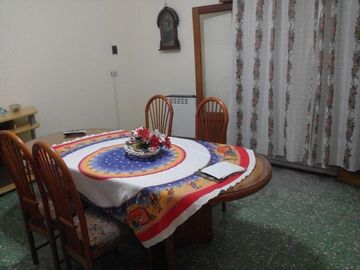 Casa en venta - 2 Dormitorios 2 Baños - Cochera - 200Mts2 - Lanús