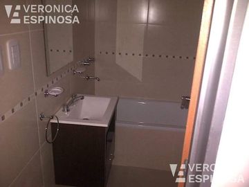 Departamento en venta de un ambiente y medio, Morón.