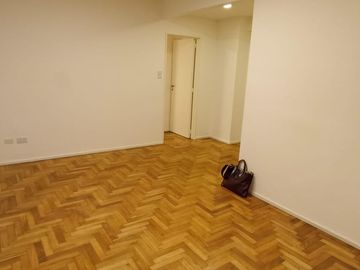 Departamento en venta 2 ambientes Balvanera con patio