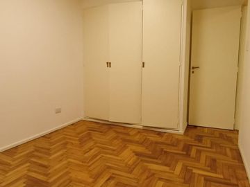 Departamento en venta 2 ambientes Balvanera con patio