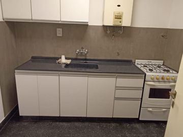 Departamento en venta 2 ambientes Balvanera con patio