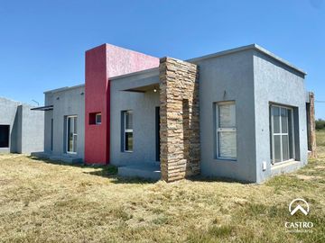 Casa en Solares del Valle, Villa de Merlo.