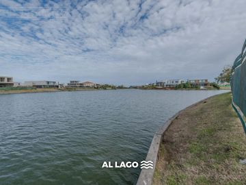 Casa a estrenar a la laguna en venta en Virazon - Nordelta