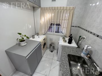 Venta casa 4 ambientes con galería, quincho y piscina en Sarandí