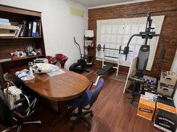 Venta casa 4 ambientes con galería, quincho y piscina en Sarandí