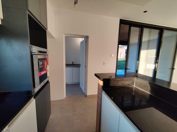 Casa en Santa Elisa Pilar del Este