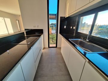 Casa en Santa Elisa Pilar del Este