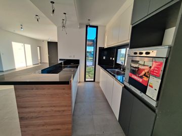 Casa en Santa Elisa Pilar del Este