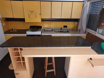 Propiedad Cuatro ambientes cercano a Bernal centro
