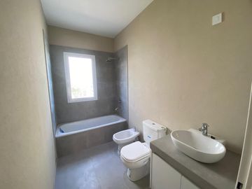 Casa en Santa Emilia, Pilar del este