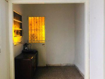 Belgrano 4300, Wilde ¡Amplia casa de 4 ambientes en venta, sobre Avenida! ¡Ideal emprendimiento!