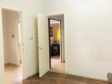 Belgrano 4300, Wilde ¡Amplia casa de 4 ambientes en venta, sobre Avenida! ¡Ideal emprendimiento!