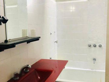 Belgrano 4300, Wilde ¡Amplia casa de 4 ambientes en venta, sobre Avenida! ¡Ideal emprendimiento!