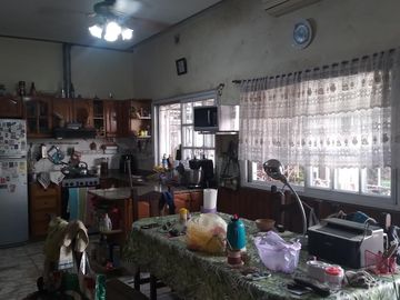 CASA EN  FLORESTA
