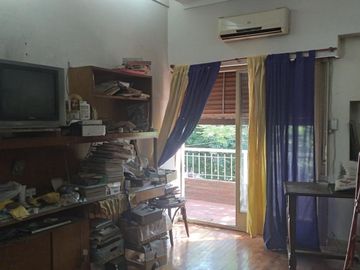 CASA EN  FLORESTA