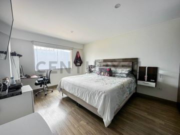 VENTA DE DEPARTAMENTO DUPLEX CON VISTA EXTERNA, EN MIRAFLORES