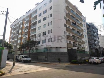 VENTA DE DEPARTAMENTO DUPLEX CON VISTA EXTERNA, EN MIRAFLORES