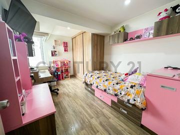 VENTA DE DEPARTAMENTO DUPLEX CON VISTA EXTERNA, EN MIRAFLORES