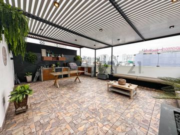 VENTA DE DEPARTAMENTO DUPLEX CON VISTA EXTERNA, EN MIRAFLORES