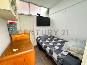 VENTA DE DEPARTAMENTO DUPLEX CON VISTA EXTERNA, EN MIRAFLORES