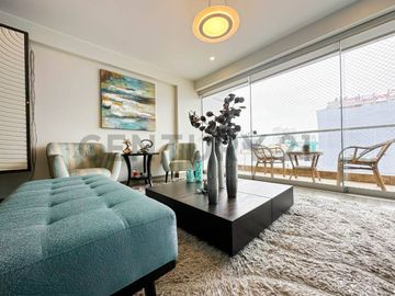 VENTA DE DEPARTAMENTO DUPLEX CON VISTA EXTERNA, EN MIRAFLORES