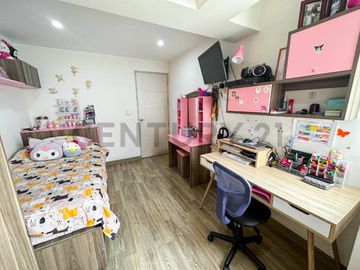 VENTA DE DEPARTAMENTO DUPLEX CON VISTA EXTERNA, EN MIRAFLORES