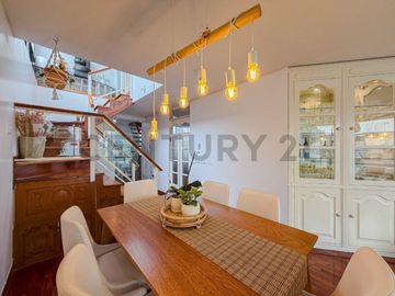 En venta Dúplex con terraza en San Borja.