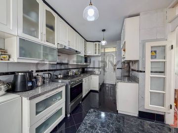 En venta Dúplex con terraza en San Borja.