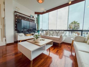 En venta Dúplex con terraza en San Borja.